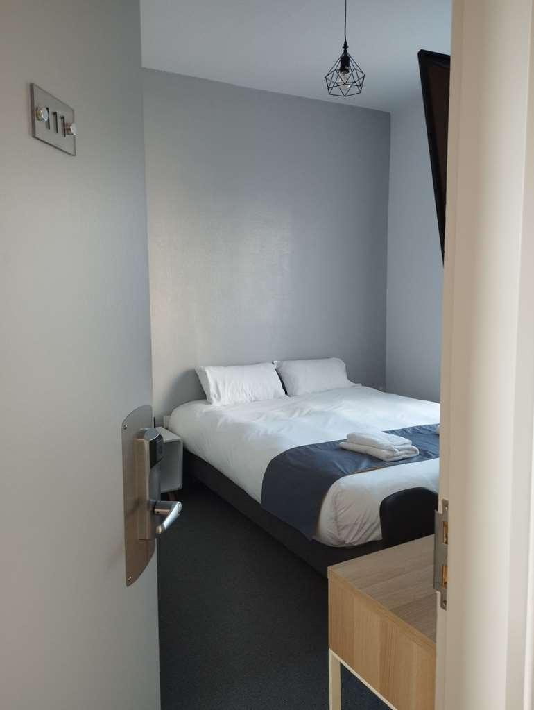 Brit Hotel L'Arrivee Guingamp Camera foto