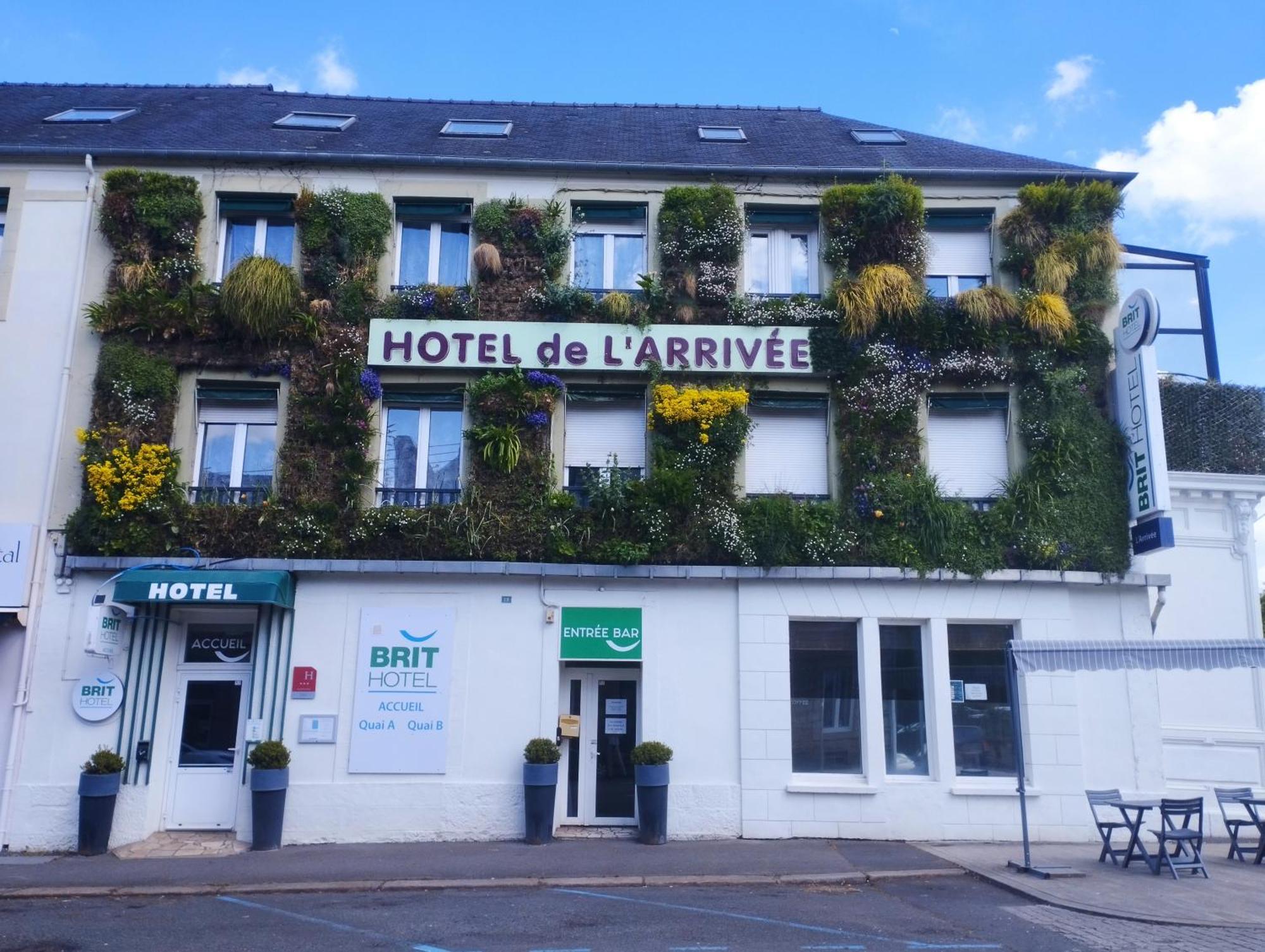 Brit Hotel L'Arrivee Guingamp Esterno foto